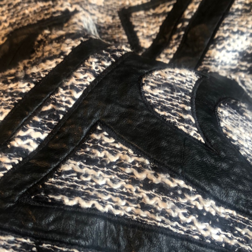 LF Sweater - Picture 3 of 4